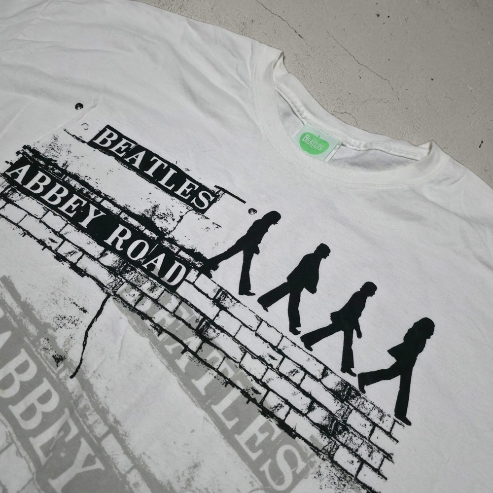 White The Beatles Abbey Road T-Shirt Graphic Tee Mens Size 2XL 2005 Apple.